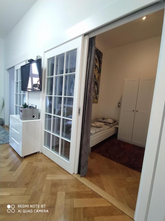 Apartment Zrinjevac Загреб Экстерьер фото